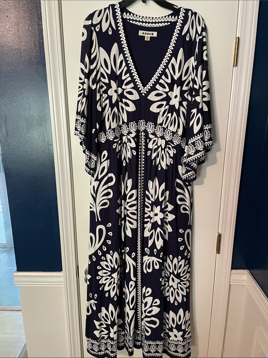 Boden Dresses & Skirts - Boden Navy and White Floral V-Neck Maxi Dress